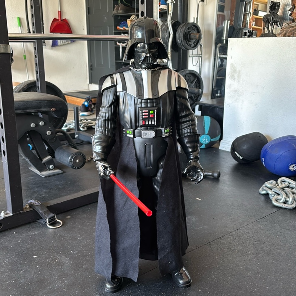 31” Darth Vader.